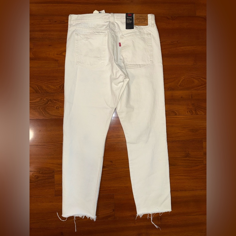 Levi's Women’s wedgie high rise jean - Picture 2 of 7